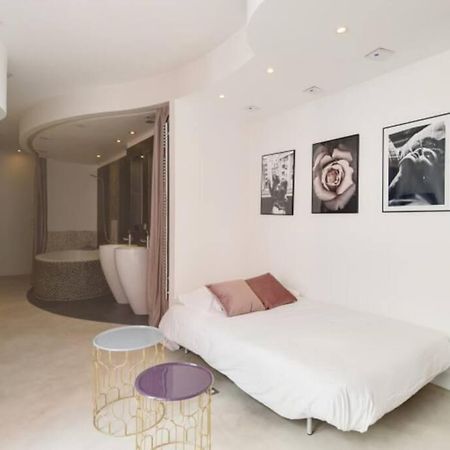 Magnifique Appartement Parisien - Marais Exterior photo